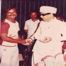 Guruji along with Ex. Tamilnadu Cheif Minister Late M.G. Ramachandran